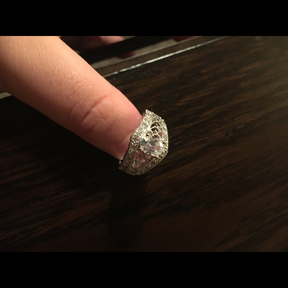 Ring - Picture 4 of 4